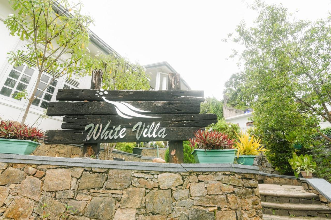 Oyo 386 White Villa Tourist Guest Kandy Exterior foto